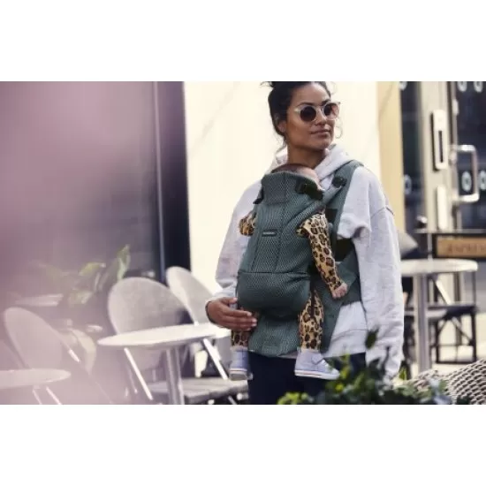 Marsupiu anatomic Move Verde Salvie 3D Mesh BabyBjorn Marsupiu anatomic Move Verde Salvie 3D Mesh BabyBjorn