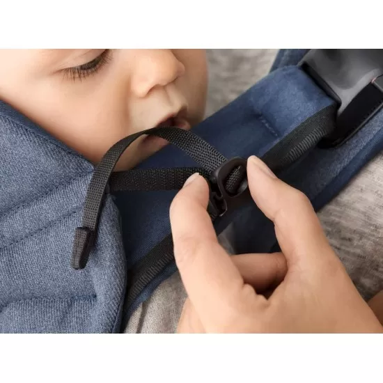 Marsupiu anatomic BabyBjorn One cu pozitii multiple de purtare Denim Midnight Blue Bumbac Marsupiu anatomic BabyBjorn One cu pozitii multiple de purtare Denim Midnight Blue Bumbac