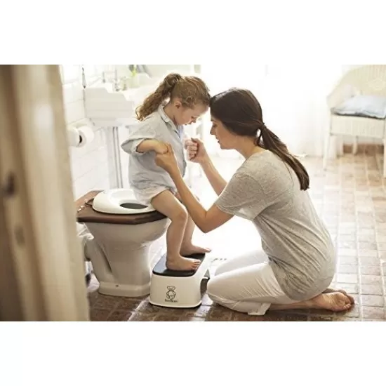 Reductor pentru toaleta Toilet Training Seat White BabyBjorn Reductor pentru toaleta Toilet Training Seat White BabyBjorn