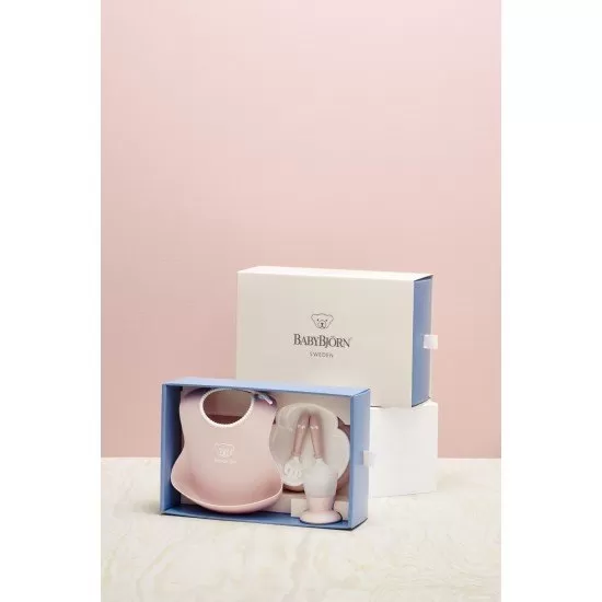 Set hranire pentru bebe BabyBjorn - Farfurie, lingurita, furculita, pahar si bavetica Powder Pink Set hranire pentru bebe BabyBjorn - Farfurie, lingurita, furculita, pahar si bavetica Powder Pink