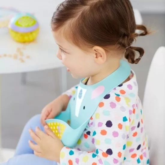 Bavetica de silicon Fold and Go Zoo Skip Hop - Unicorn Bavetica de silicon Fold and Go Zoo Skip Hop - Unicorn