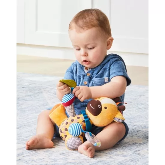 Jucarie de activitati Skip Hop Girafa Bandana Buddies Jucarie de activitati Skip Hop Girafa Bandana Buddies
