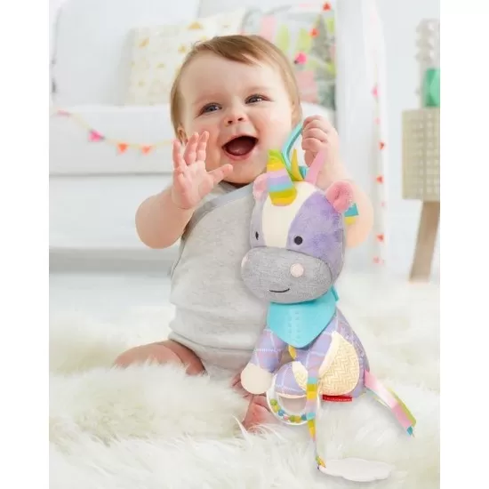 Jucarie de activitati Skip Hop Unicorn - Bandana Buddies Jucarie de activitati Skip Hop Unicorn - Bandana Buddies