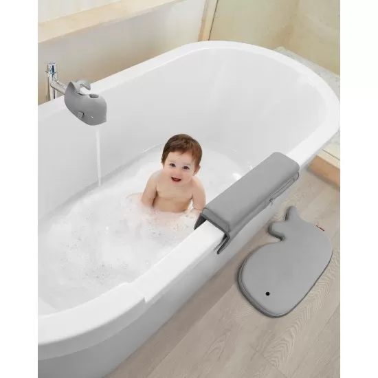 Kit produse esentiale pentru baie Moby Skip Hop Gri Kit produse esentiale pentru baie Moby Skip Hop Gri