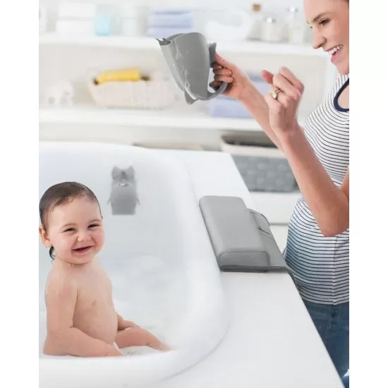 Kit produse esentiale pentru baie Moby Skip Hop Gri Kit produse esentiale pentru baie Moby Skip Hop Gri