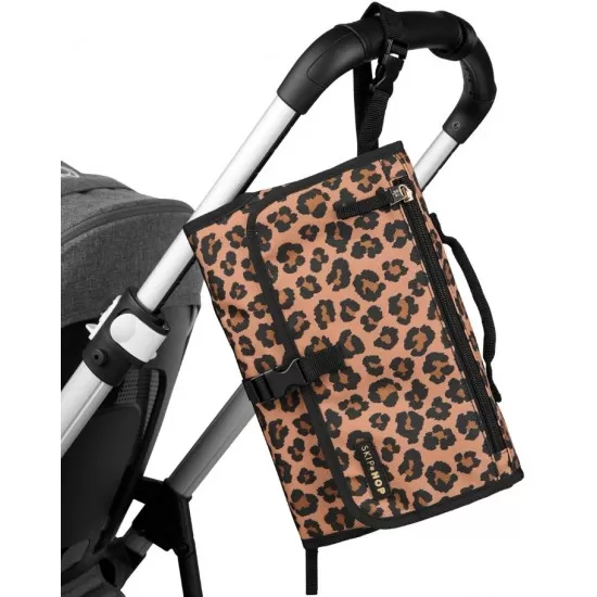 Statie de schimbat Pronto Signature Classic Leopard Skip Hop Statie de schimbat Pronto Signature Classic Leopard Skip Hop