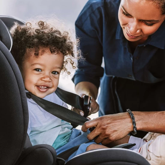 Scaun auto BabyGo i-Size FreeFix Grey, 76-150 cm, certificat R129 Scaun auto BabyGo i-Size FreeFix Grey, 76-150 cm, certificat R129