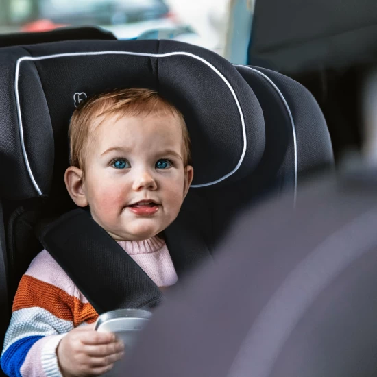Scaun auto BabyGo i-Size FreeFix Grey, 76-150 cm, certificat R129 Scaun auto BabyGo i-Size FreeFix Grey, 76-150 cm, certificat R129