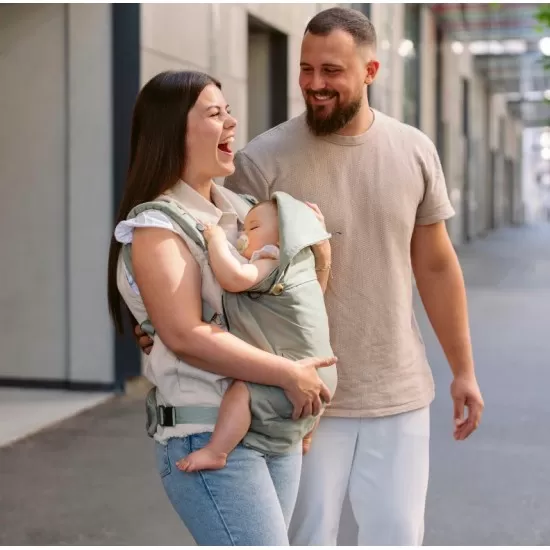 Sistem de purtare transformabil in Booster, creat in colaborare cu medici kinetoterapeuti Babymoov Moov & Boost - Verde salvie Sistem de purtare transformabil in Booster, creat in colaborare cu medici kinetoterapeuti Babymoov Moov & Boost - Verde salvie