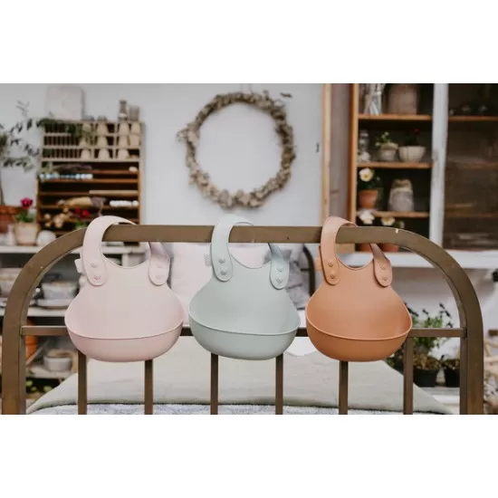 Bavetica pentru diversificare si hranire Blush BIBS Bavetica pentru diversificare si hranire Blush BIBS