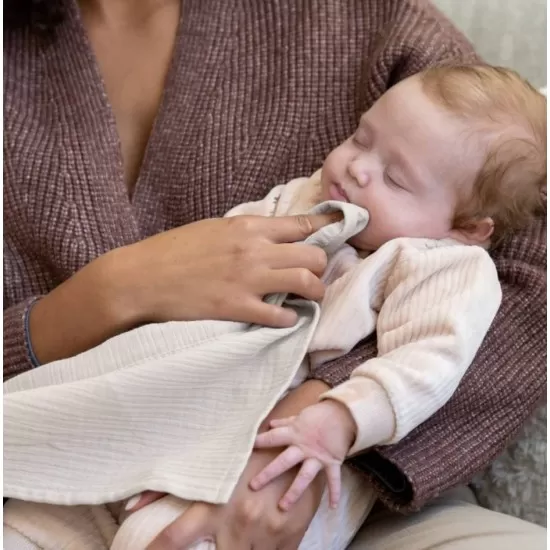 Esarfa pentru alaptat multifunctionala din bumbac organic Doomoo Mom’n Play Almond Esarfa pentru alaptat multifunctionala din bumbac organic Doomoo Mom’n Play Almond