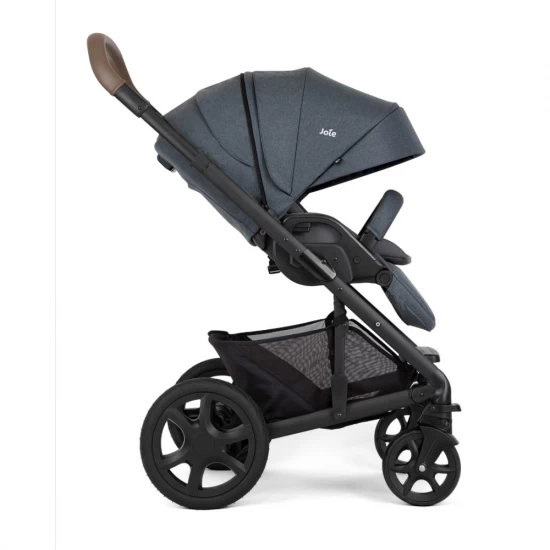 Carucior pentru copii multifunctional 3 in 1 Joie Chrome Dlx Moonlight (Carucior Chrome DLX + Landou Moonlight + Scoica i-Snug Moonlight) Carucior pentru copii multifunctional 3 in 1 Joie Chrome Dlx Moonlight (Carucior Chrome DLX + Landou Moonlight + Scoica i-Snug Moonlight)