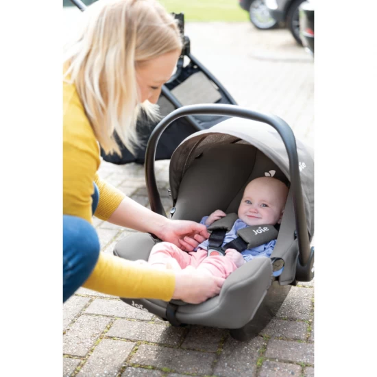 Scoica auto Joie i-Snug 2 cu tetiera reglabila, 40-75 cm, Pebble, testata ADAC si certificata R129 Scoica auto Joie i-Snug 2 cu tetiera reglabila, 40-75 cm, Pebble, testata ADAC si certificata R129