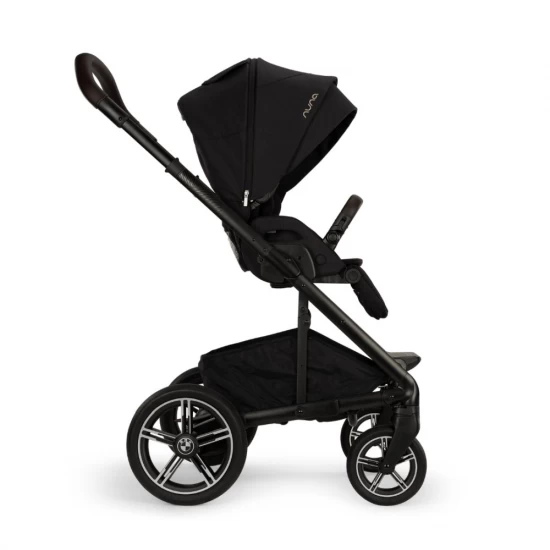 Carucior cu sezut reversibil MIXX Next Nuna x BMW Element negru Carucior cu sezut reversibil MIXX Next Nuna x BMW Element negru