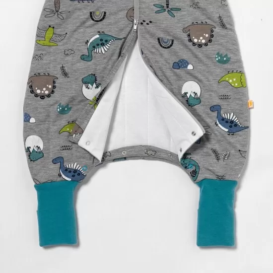 Sac de dormit cu picioruse si maneca lunga detasabila Dinosaur 70 cm + manseta 2.5 Tog Sac de dormit cu picioruse si maneca lunga detasabila Dinosaur 70 cm + manseta 2.5 Tog
