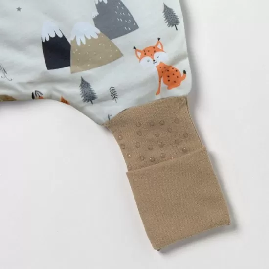 Sac de dormit cu picioruse si talpa antiderapanta Mountain Animals 100 cm + manseta 1.0 Tog Sac de dormit cu picioruse si talpa antiderapanta Mountain Animals 100 cm + manseta 1.0 Tog