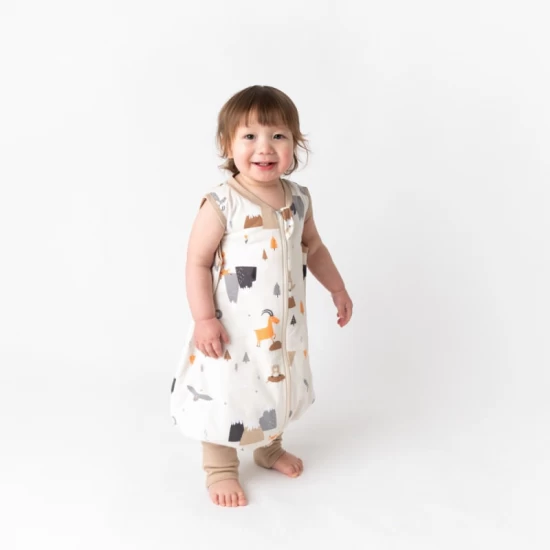 Sac de dormit cu picioruse si talpa antiderapanta Mountain Animals 110 cm + manseta 1.0 Tog Sac de dormit cu picioruse si talpa antiderapanta Mountain Animals 110 cm + manseta 1.0 Tog