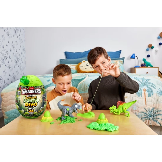 Mega Ou surpriza cu peste 26 accesorii Smashers Dino Jurassic Light-Up Mega Ou surpriza cu peste 26 accesorii Smashers Dino Jurassic Light-Up
