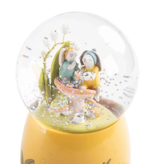 Cutie muzicala glob cu zapada Trois Petits Lapins Moulin Roty