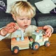Tractor din lemn cu remorca de asamblat Orange Tree Toys Tractor din lemn cu remorca de asamblat Orange Tree Toys