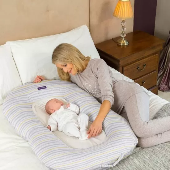 Perna multifunctionala pentru gravide, perna pentru alaptat si salteluta pentru dormit Mum2Me Clevamama 3220 Perna multifunctionala pentru gravide, perna pentru alaptat si salteluta pentru dormit Mum2Me Clevamama 3220
