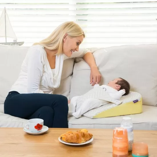 Saltea anti-alunecare cu ham pentru bebelusi Clevamama Galben Saltea anti-alunecare cu ham pentru bebelusi Clevamama Galben