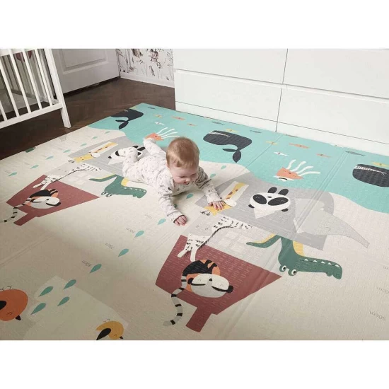 Covoras de joaca pliabil cu 2 fete 180x200 cm Flumi Stradute/Arca lui Noe Covoras de joaca pliabil cu 2 fete 180x200 cm Flumi Stradute/Arca lui Noe