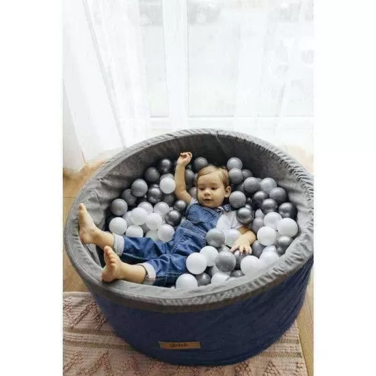 Set 200 bile din plastic colorate 7 cm Flumi FM3302911 Alb/Gri Deschis/Gri Inchis Set 200 bile din plastic colorate 7 cm Flumi FM3302911 Alb/Gri Deschis/Gri Inchis