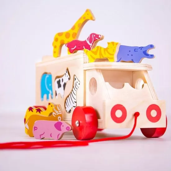Joc de sortare - Camionul animalutelor Joc de sortare - Camionul animalutelor