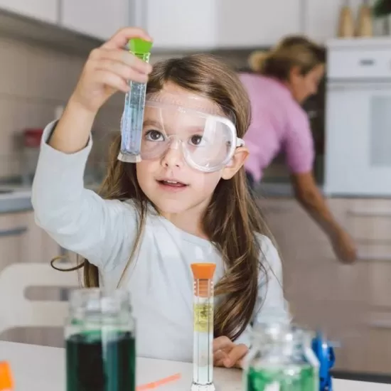 Primele mele experimente cu eprubete Primele mele experimente cu eprubete