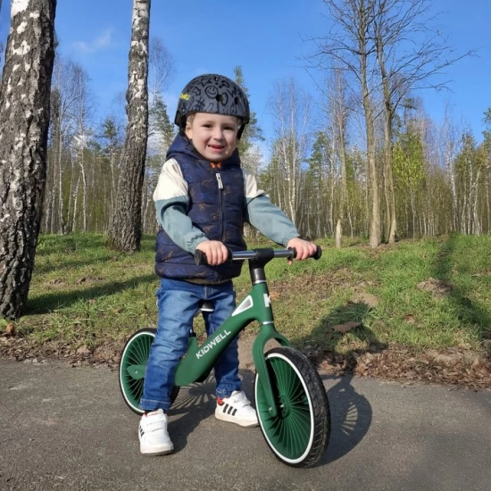 Bicicleta fara pedale, cadru nailon, roti PU, Kidwell NIX - Verde Bicicleta fara pedale, cadru nailon, roti PU, Kidwell NIX - Verde