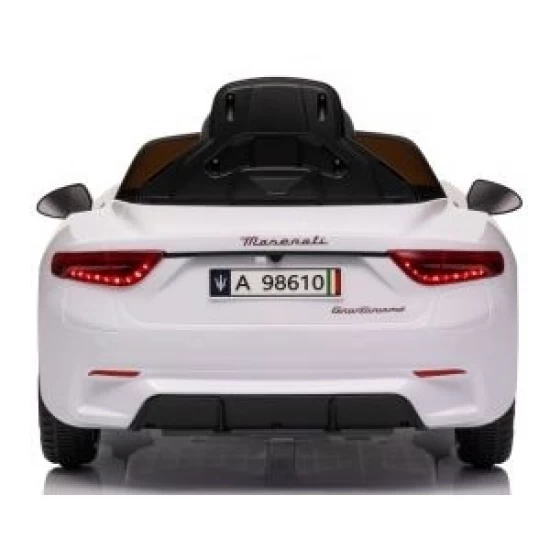 Masinuta electrica cu telecomanda Maserati GranTurismo, 99x59.5x44 cm, varsta 1-4 ani, roti EVA, scaun din piele ECO, putere 90W - Alb Masinuta electrica cu telecomanda Maserati GranTurismo, 99x59.5x44 cm, varsta 1-4 ani, roti EVA, scaun din piele ECO, putere 90W - Alb