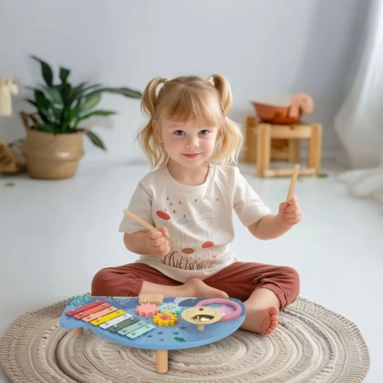 Masuta din lemn cu instrumente muzicale Ecotoys