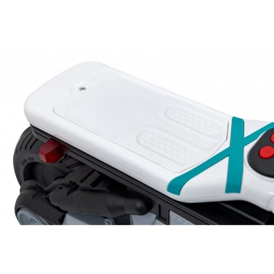 Motocicleta electrica Future QLS-805, roti din plastic + 2 roti ajutatoare, 88x46x56 cm, putere 25W - Alb Motocicleta electrica Future QLS-805, roti din plastic + 2 roti ajutatoare, 88x46x56 cm, putere 25W - Alb