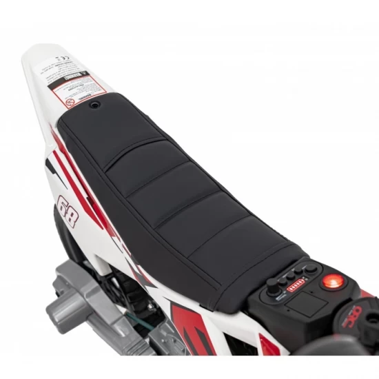 Motocicleta electrica PANTONE 361C, roti EVA + 2 roti ajutatoare, scaun tapitat, 108x59x72 cm, putere 60W - Rosu Motocicleta electrica PANTONE 361C, roti EVA + 2 roti ajutatoare, scaun tapitat, 108x59x72 cm, putere 60W - Rosu