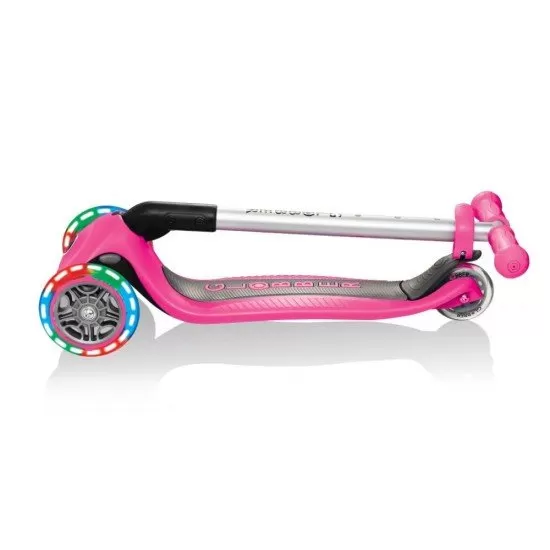 Trotineta Globber Primo cu lumini, pliabila, culoare roz Trotineta Globber Primo cu lumini, pliabila, culoare roz