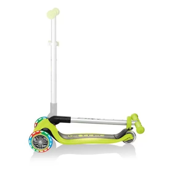 Trotineta Globber Primo cu lumini, pliabila, culoare verde Trotineta Globber Primo cu lumini, pliabila, culoare verde
