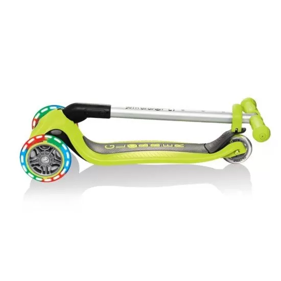 Trotineta Globber Primo cu lumini, pliabila, culoare verde Trotineta Globber Primo cu lumini, pliabila, culoare verde