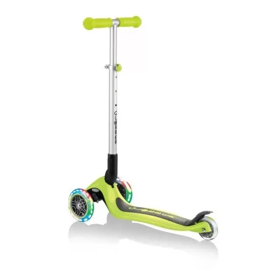 Trotineta Globber Primo cu lumini, pliabila, culoare verde Trotineta Globber Primo cu lumini, pliabila, culoare verde