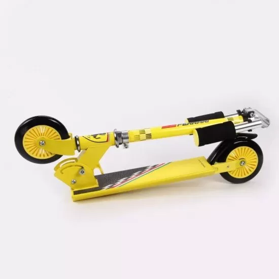 Trotineta pliabila Ferrari pentru copii cu roti 120 mm, galbena Trotineta pliabila Ferrari pentru copii cu roti 120 mm, galbena