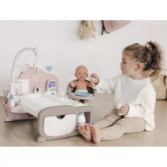 Centru de ingrijire pentru papusi Smoby Baby Nurse Cocoon Nursery maro cu papusa si accesorii