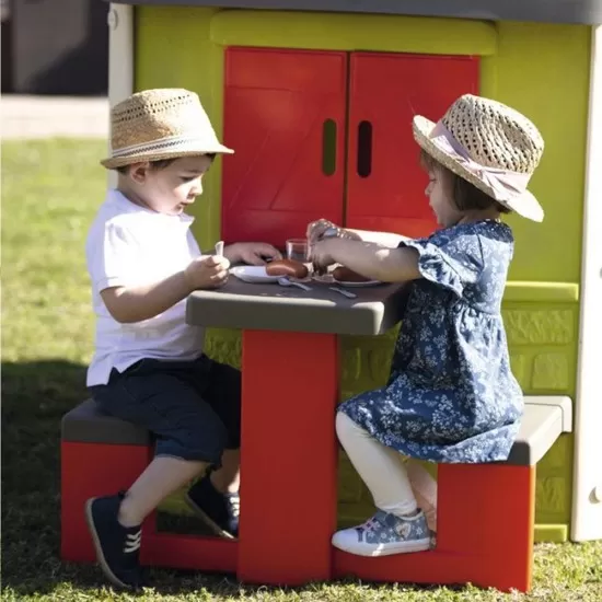 Masa de picnic cu doua banci Smoby pentru casuta Jura Lodge Masa de picnic cu doua banci Smoby pentru casuta Jura Lodge