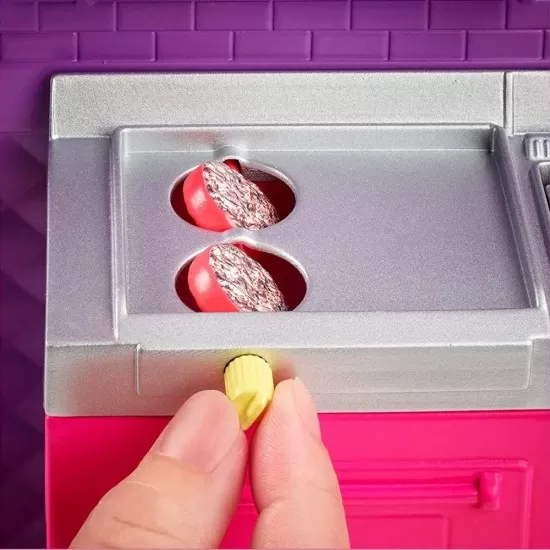 Masina Barbie Rulota cu mancare si accesorii Masina Barbie Rulota cu mancare si accesorii