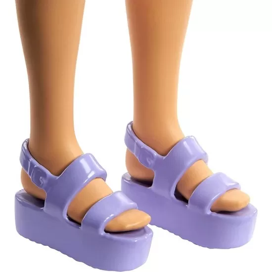 Papusa Barbie Fashionistas cu rochita verde Papusa Barbie Fashionistas cu rochita verde