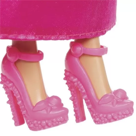 Papusa Barbie printesa cu rochita roz Papusa Barbie printesa cu rochita roz