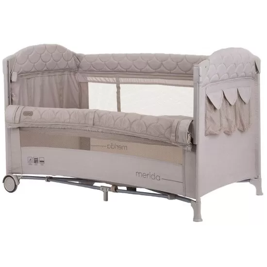 Patut pliabil Chipolino Merida Sand Linen cu laterala culisanta Patut pliabil Chipolino Merida Sand Linen cu laterala culisanta