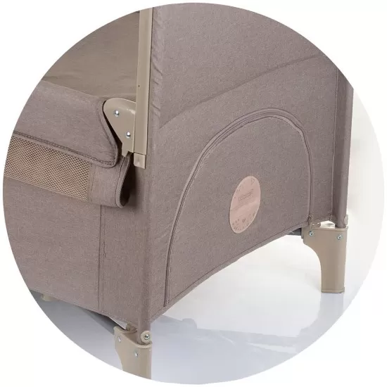 Patut pliabil Chipolino Relax Macadamia Linen cu laterala culisanta