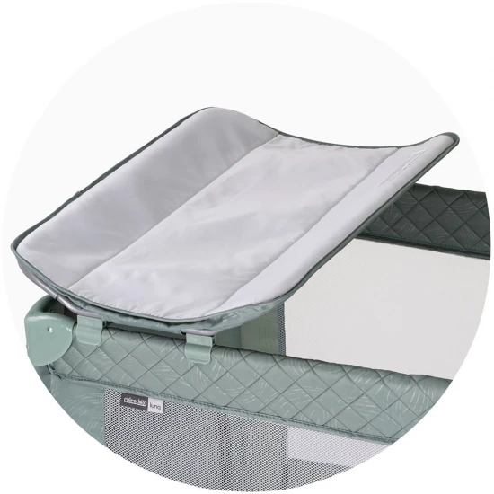 Patut pliabil cu saltea de infasat Chipolino Luna Basil Patut pliabil cu saltea de infasat Chipolino Luna Basil