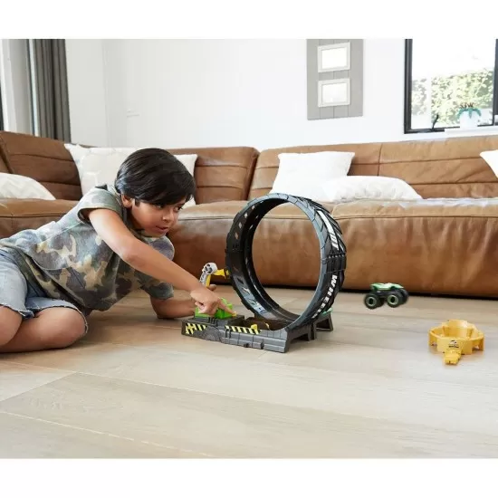 Pista de masini Hot Wheels Mattel Monster Truck Provocare pe pista cu 2 masinute Pista de masini Hot Wheels Mattel Monster Truck Provocare pe pista cu 2 masinute