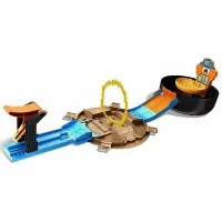 Pista de masini Hot Wheels Mattel Monster Truck Stunt Tire cu 2 masinute